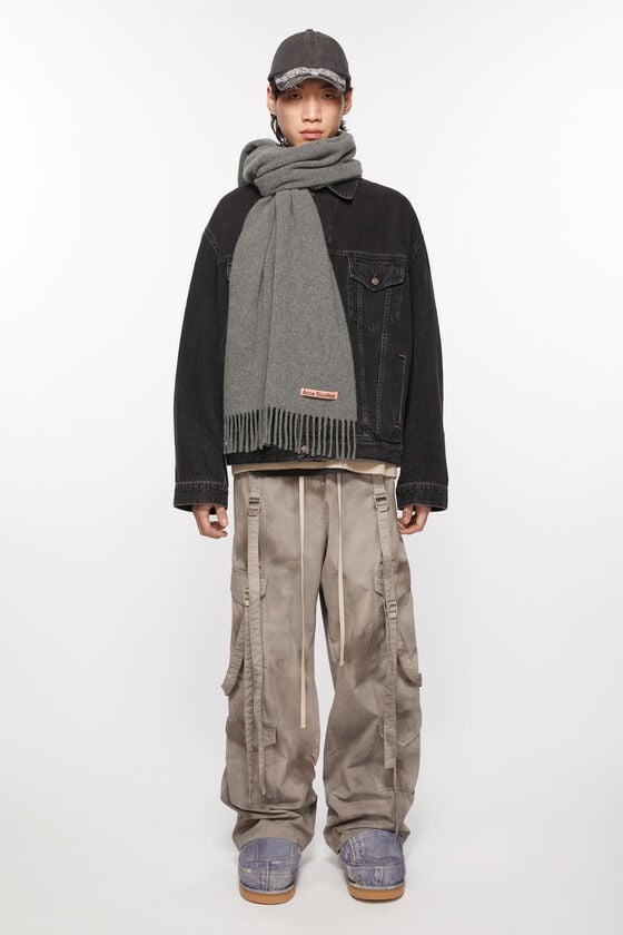 Acne Studios Schmaler Fransen-Schal aus Wolle Outlet