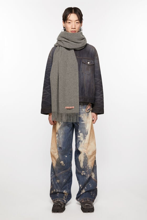 Acne Studios Oversized-Wollschal mit Fransen Auslauf