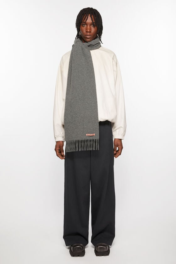 Acne Studios Schmaler Fransen-Schal aus Wolle Verkauf