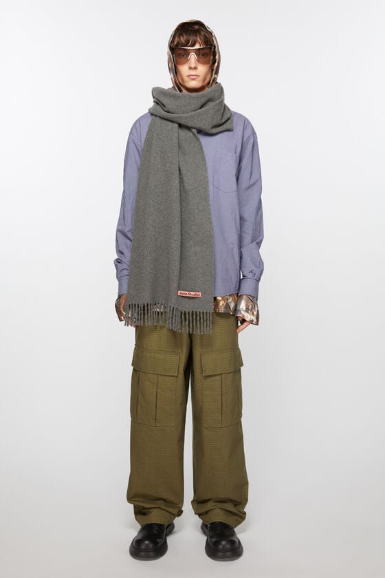 Acne Studios Schmaler Fransen-Schal aus Kaschmir Angebote