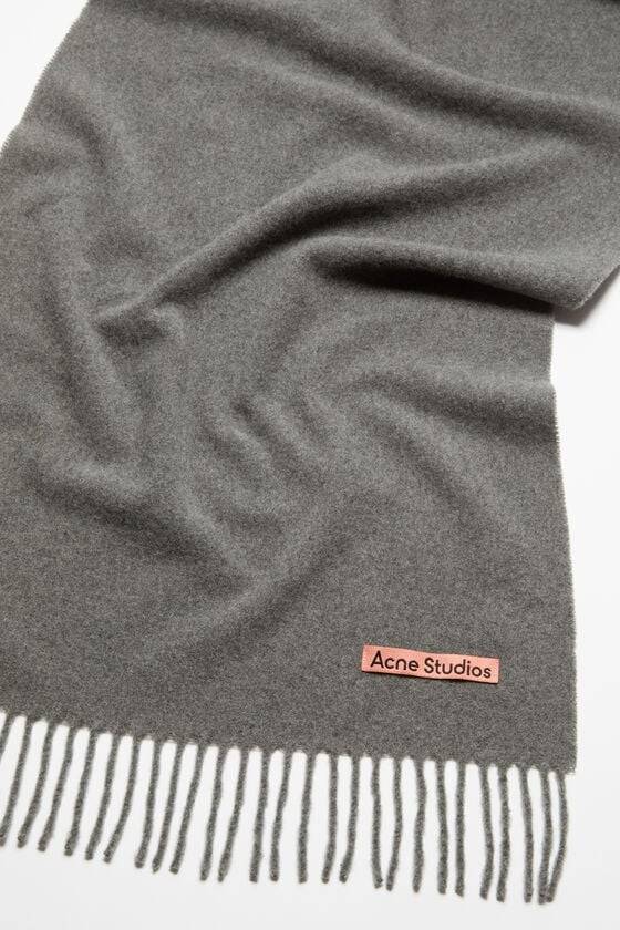 Acne Studios Schmaler Fransen-Schal aus Kaschmir Angebote