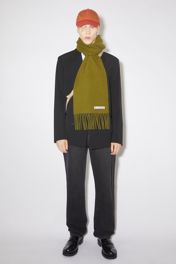 Acne Studios Fransen-Schal aus Wolle im Angebot