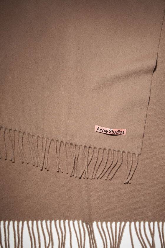 Acne Studios Oversized-Wollschal mit Fransen Schlussverkauf