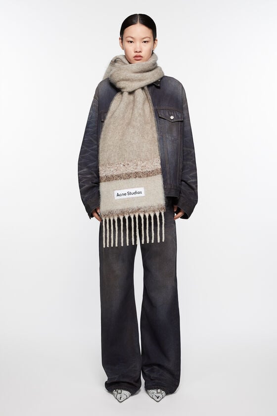 Acne Studios Fransen-Schal mit Logo Sonderangebot