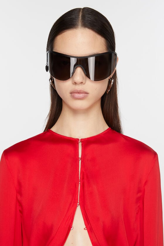 Acne Studios Herzförmige Creolen Weihnachtsangebot