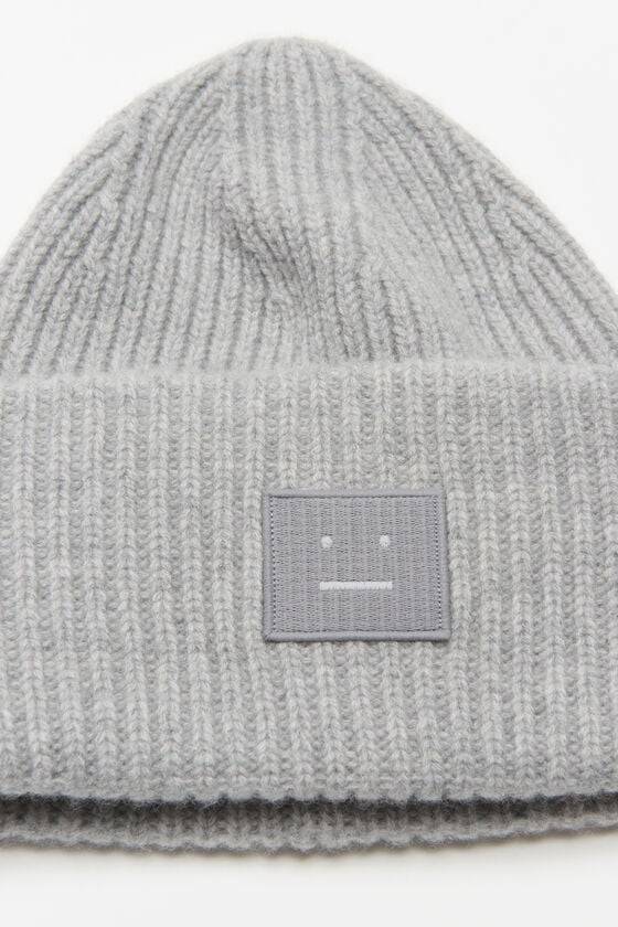 Acne Studios Mütze mit großem Face-Logo Jubiläumsangebot