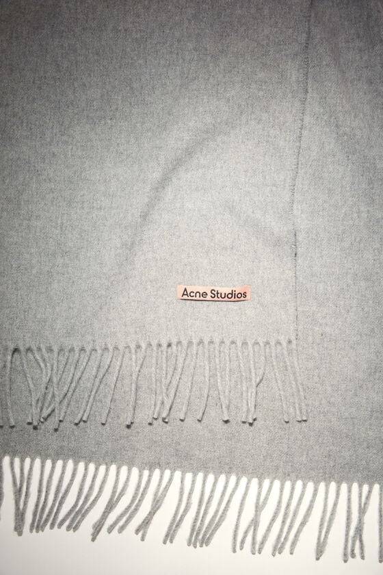 Acne Studios Oversized-Wollschal mit Fransen Heißer Verkauf