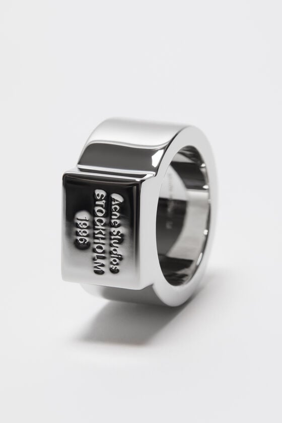 Acne Studios Siegelring mit Logo-Gravur Bestseller
