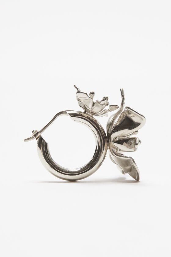 Acne Studios Blumen-Creolen Saisonale Angebote