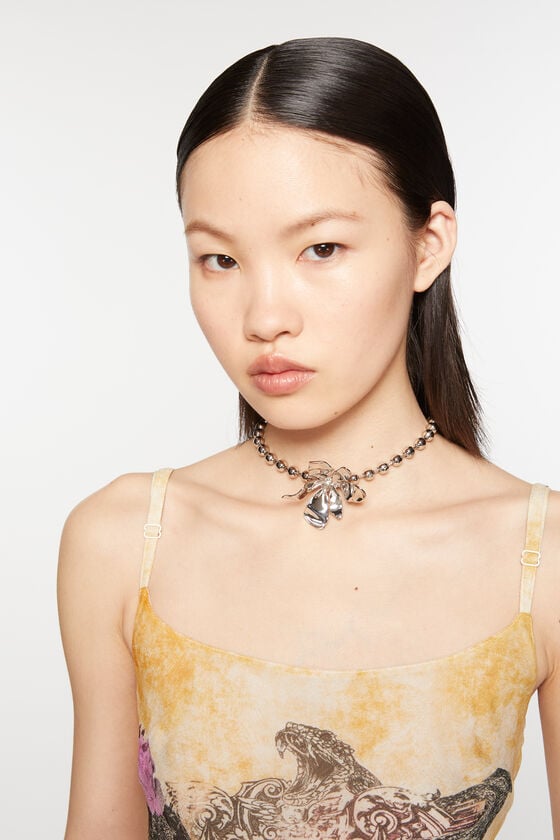 Acne Studios Blumen-Halskette Kauf eins, bekomm eins gratis