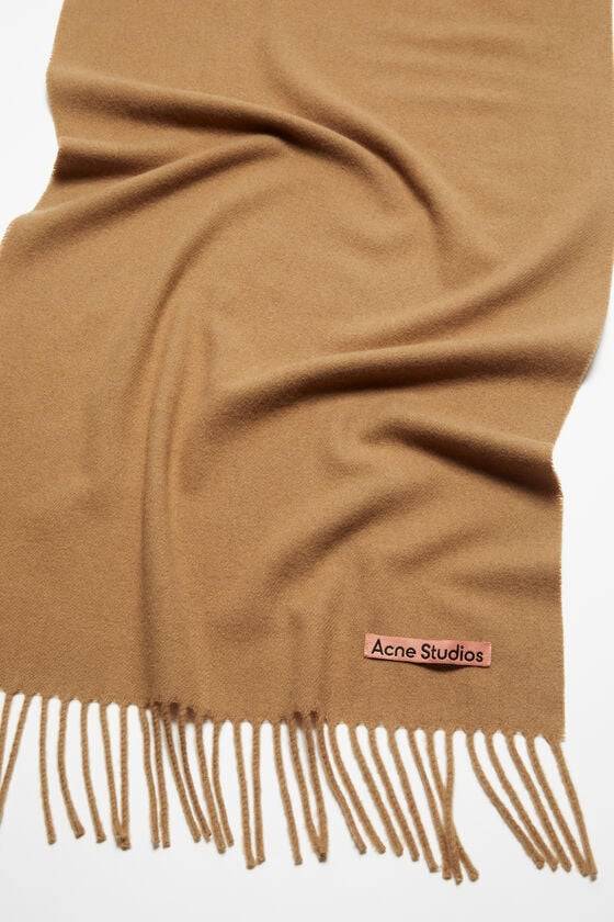 Acne Studios Schmaler Fransen-Schal aus Kaschmir Begrenzte Freigabe