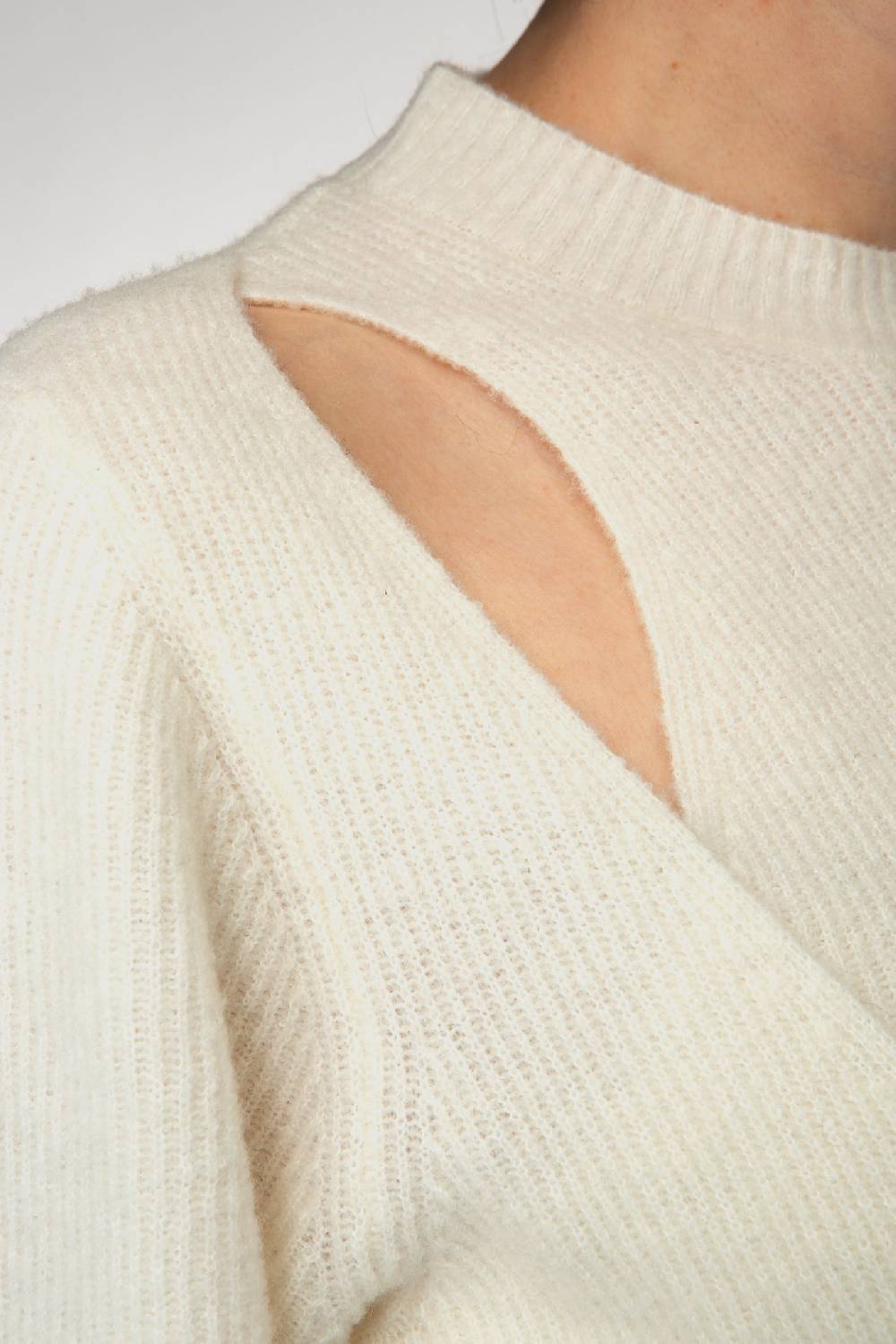 IVI GmbH SOLID KNIT Wickelpullover mit Cut-Out Detail weiß Lagerräumung