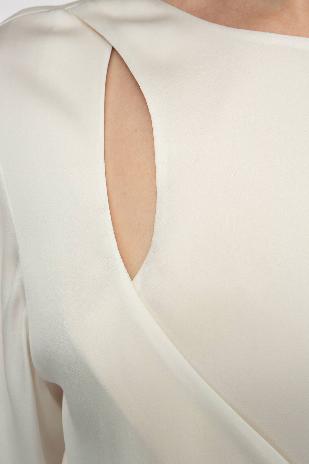 IVI GmbH SOLID SILK Seidenbluse mit Cut-Out Detail weiß Neueste Mode