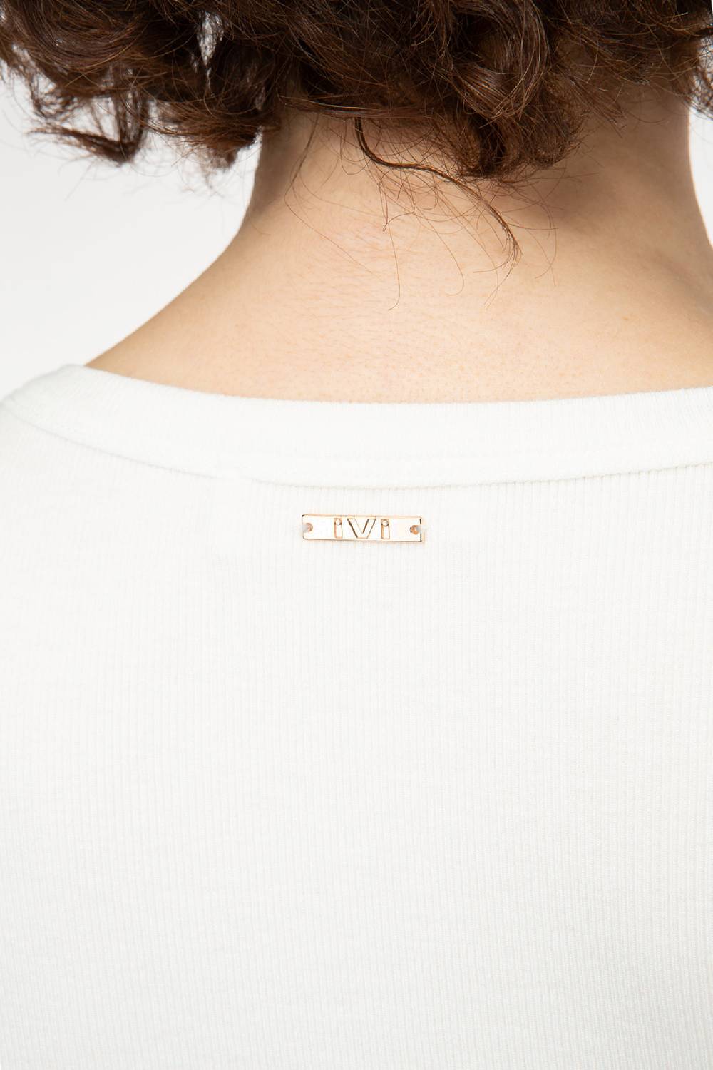 IVI GmbH ESSENTIAL Langarmshirt mit hohem Rundhalsausschnitt weiß Zeitlich begrenztes Angebot