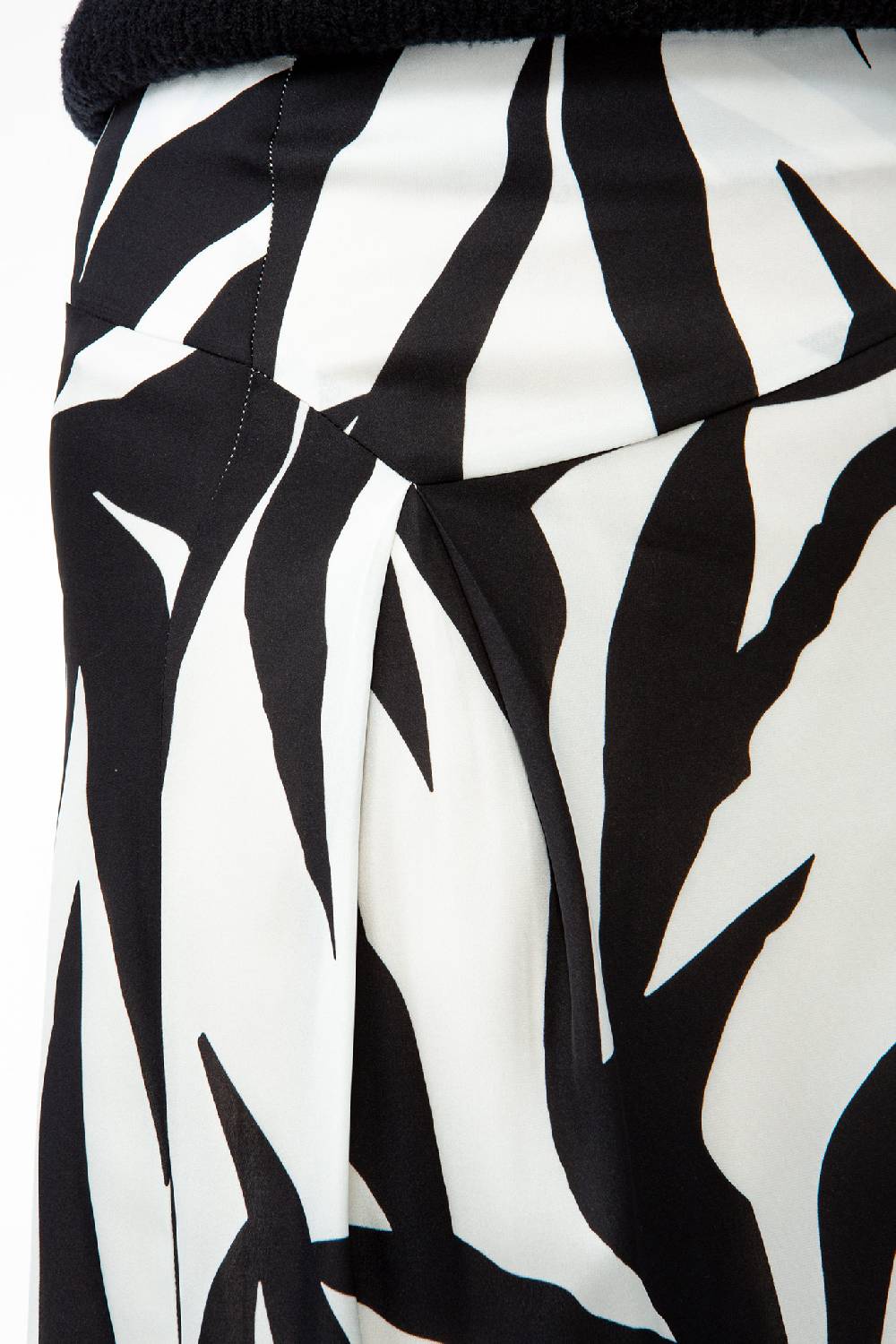 IVI GmbH PALM LEAF BLACK Seidenrock mit Print Exklusive Angebote