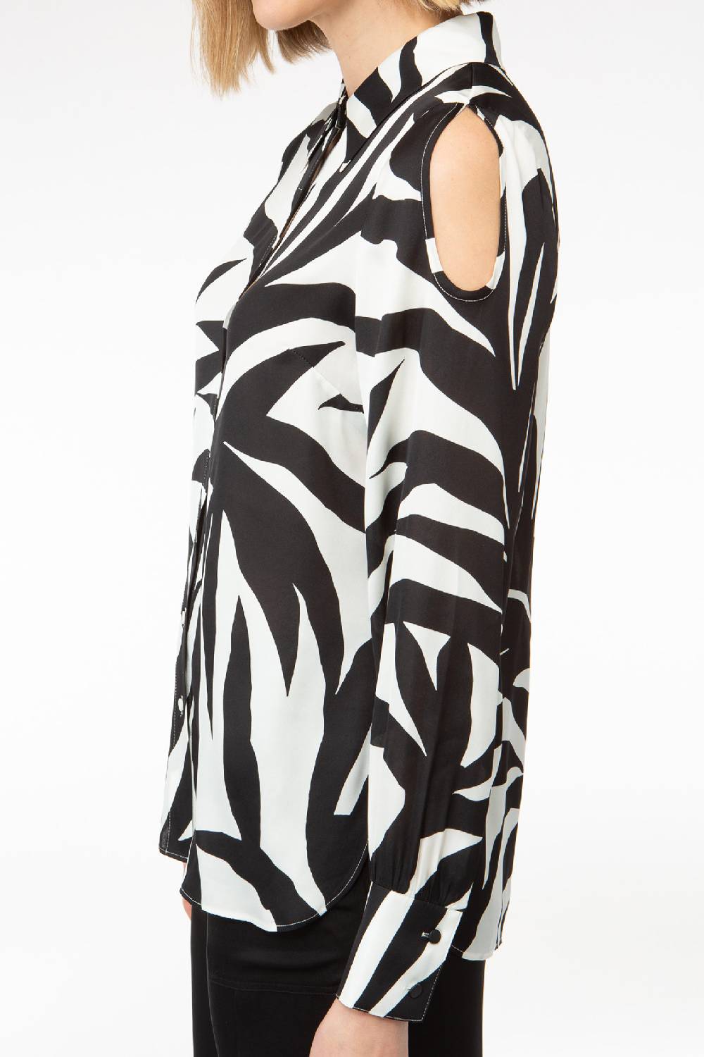 IVI GmbH PALM LEAF BLACK Hemdbluse aus Seide mit Cutout Detail Große Rabatte