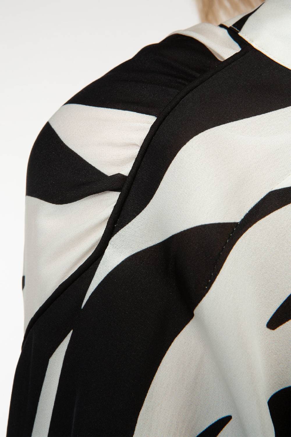 IVI GmbH PALM LEAF BLACK Tunika mit raffinierten Nahtdetails Bestseller