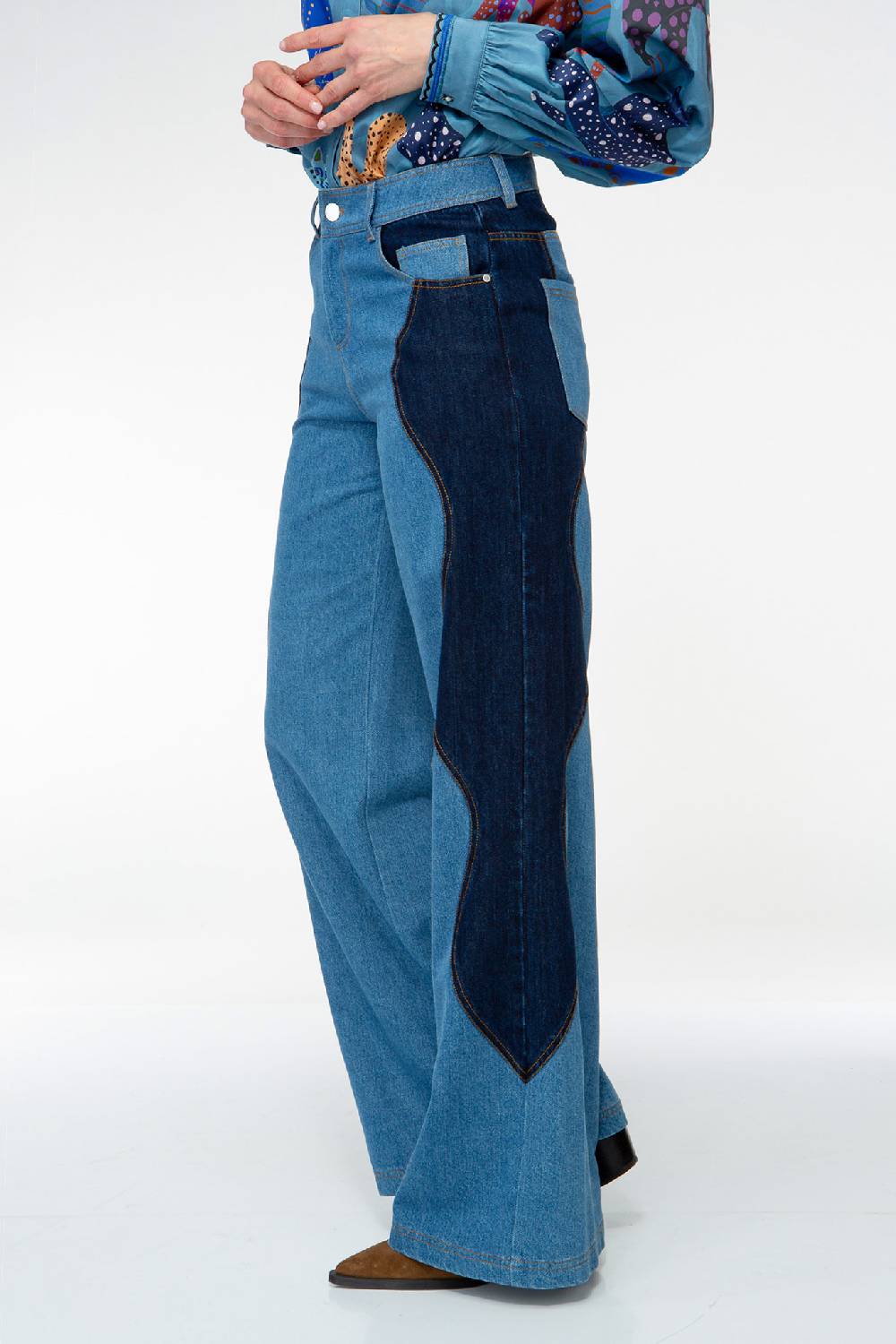 IVI GmbH DENIM Jeans mit weitem Bein und Patch Versandkostenfrei
