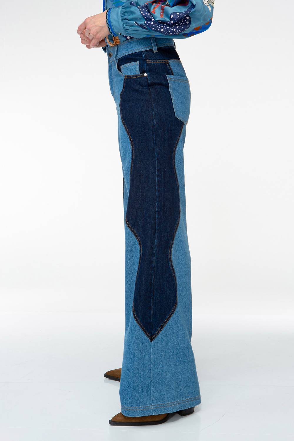 IVI GmbH DENIM Jeans mit weitem Bein und Patch Versandkostenfrei