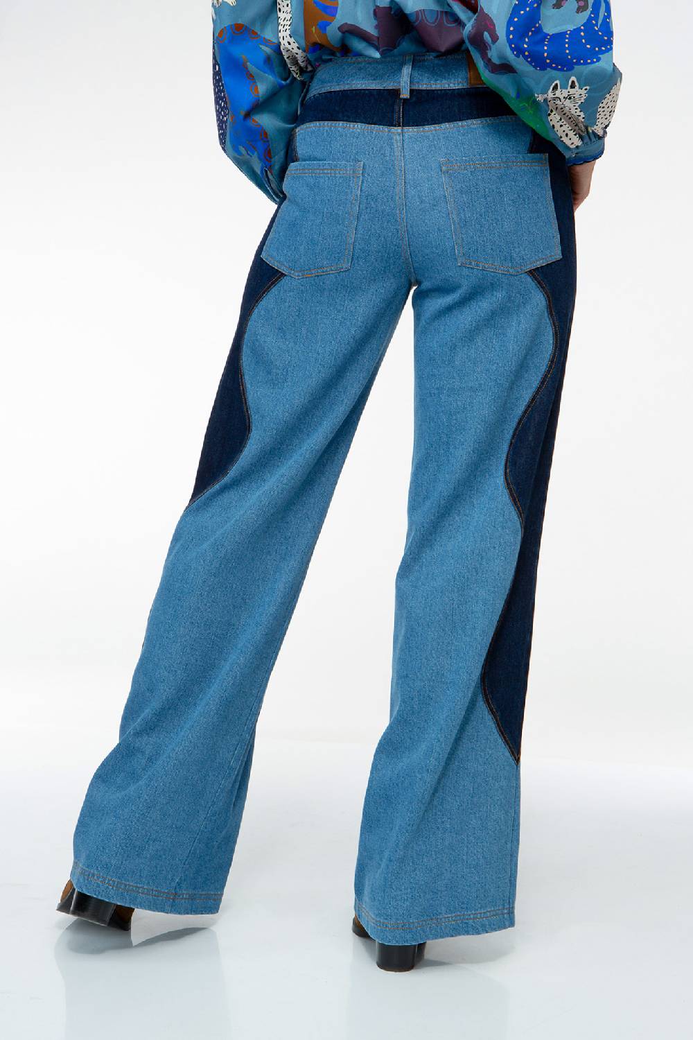 IVI GmbH DENIM Jeans mit weitem Bein und Patch Versandkostenfrei