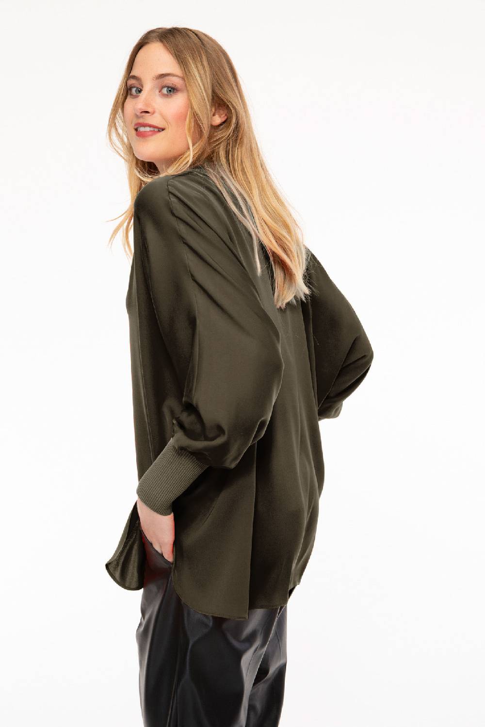 IVI GmbH SOLID SILK Tunika olive Auslauf