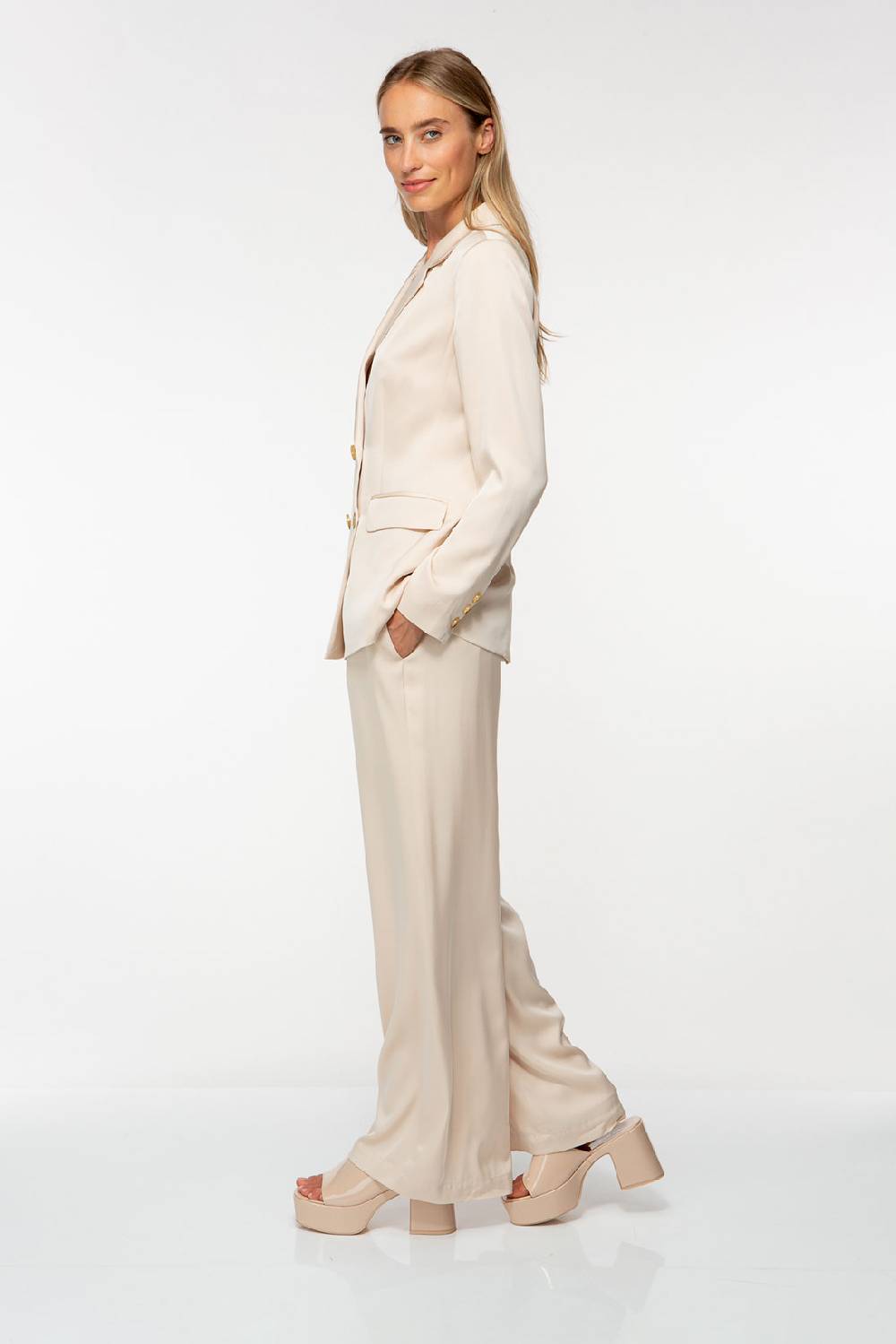 IVI GmbH SOLID SILK Seidenblazer light sand Kostenloser Versand international