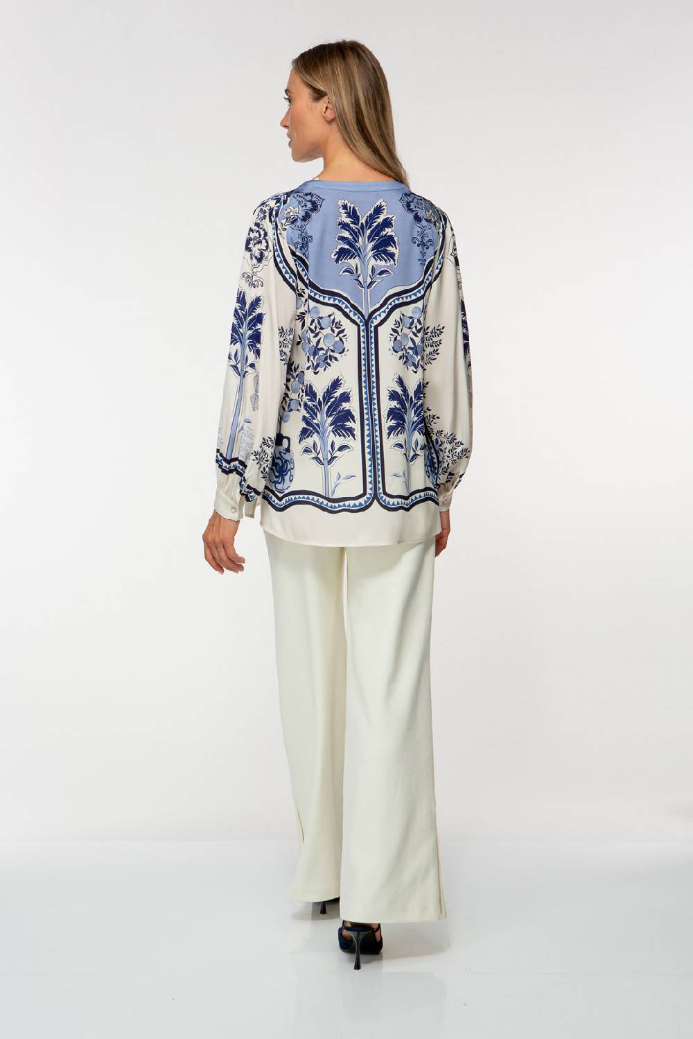 IVI GmbH ORIENTAL GARDENS Seidenbluse sky Riesige Rabatte