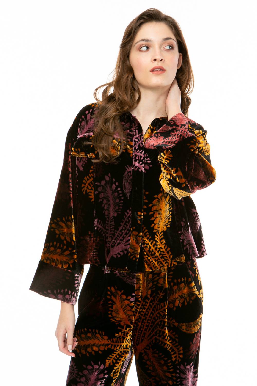IVI GmbH WILD HERBS Boxy Bluse aus Samt schwarz 2025