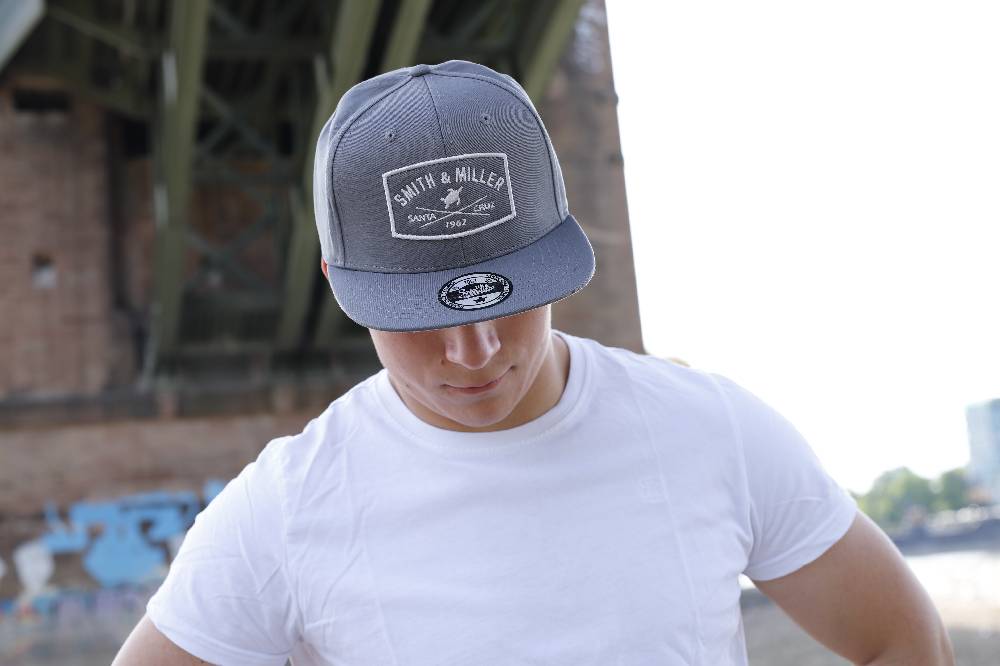 Smith & Miller Lambert Unisex Flat Snapback Cap, charcoal Bestseller