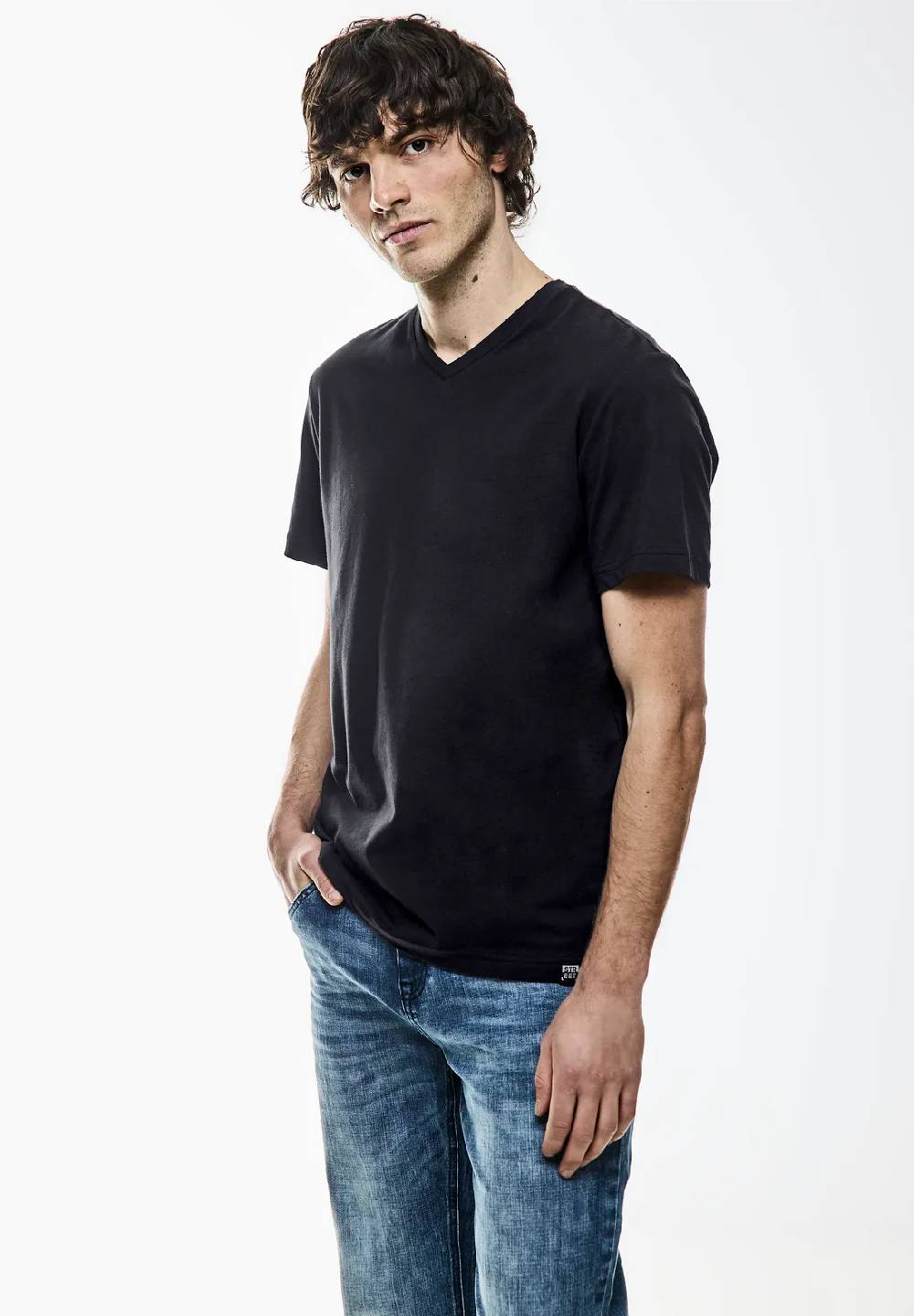 Street One Basic V-Neck T-Shirt Kauf eins, bekomm eins gratis