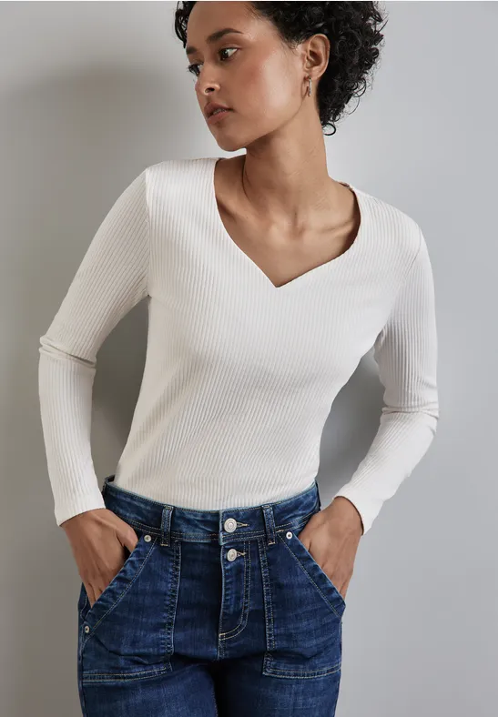 Street One Shirt mit Herzausschnitt 50% Rabatt mit kostenlosem Versand
